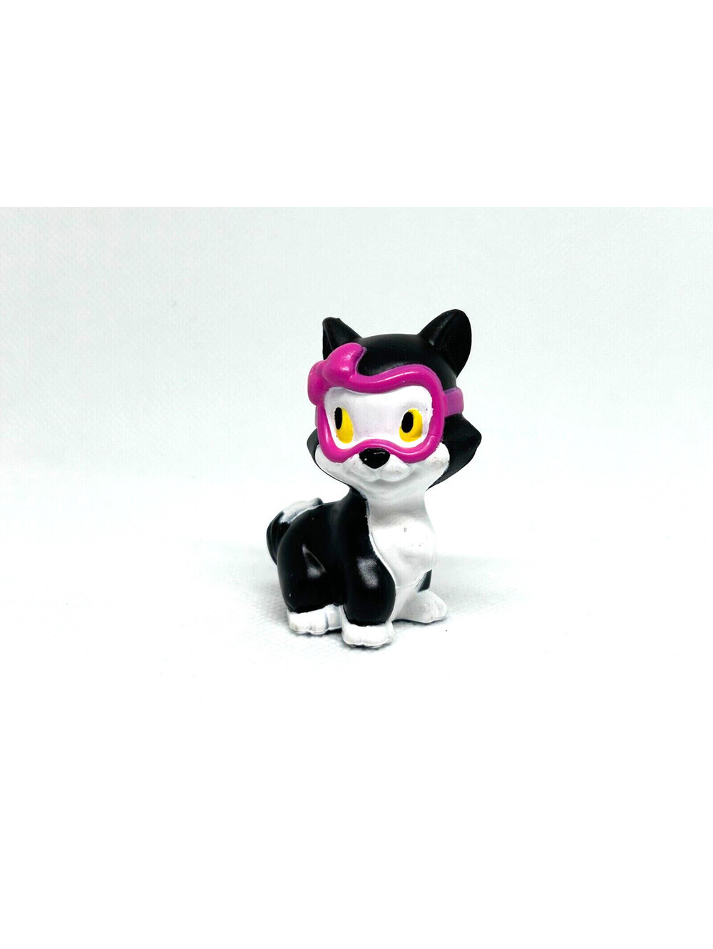 Disney Figaro Goes With Minnie Mouse Snap N' Style 2011 PreOwned Cat Figure Only